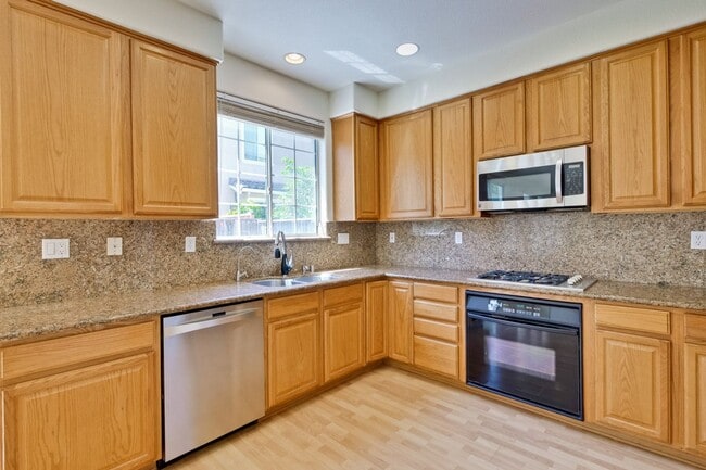 Building Photo - Spacious 4-Bedroom Home on Private Cul-De-Sac | No HOA | Custom Closets, New Floors & Lush Backya...