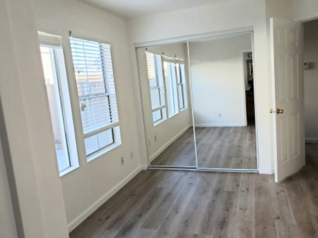 Building Photo - 1738 Thornton Pl