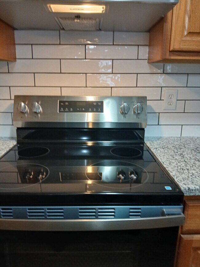 Building Photo - 5217 Crystal Ct