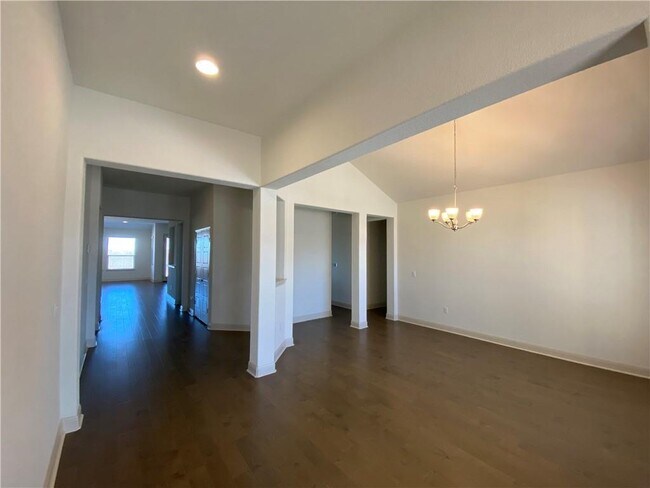 Building Photo - 16500 Aventura Ave