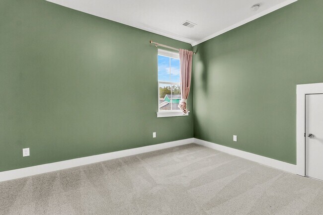 Building Photo - Must See Beautiful 3BR Home in Nexton with Primary Suite Downstairs and a Fenced in Yard & Upstai...