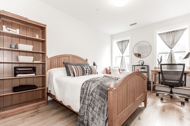 Building Photo - 30 Polk St