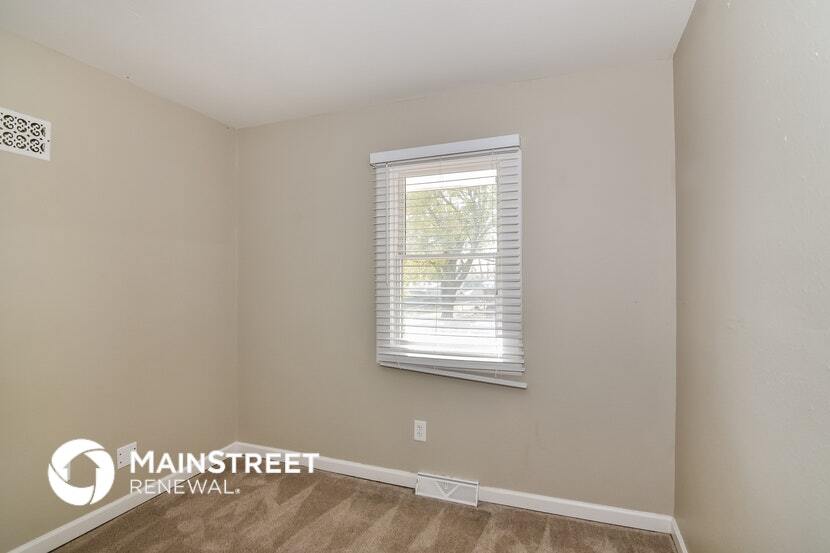 Building Photo - 1004 NE Westwind Ct