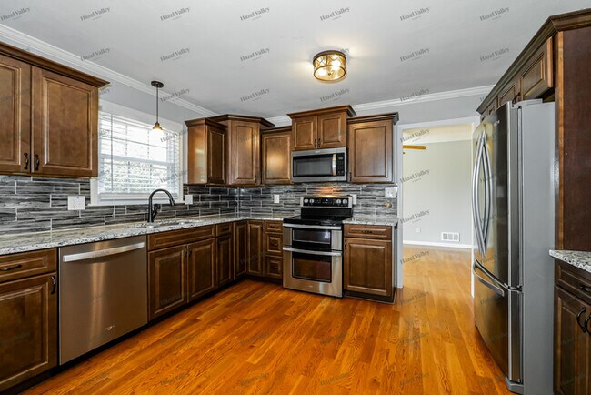 Building Photo - 1103 Brookside Ct