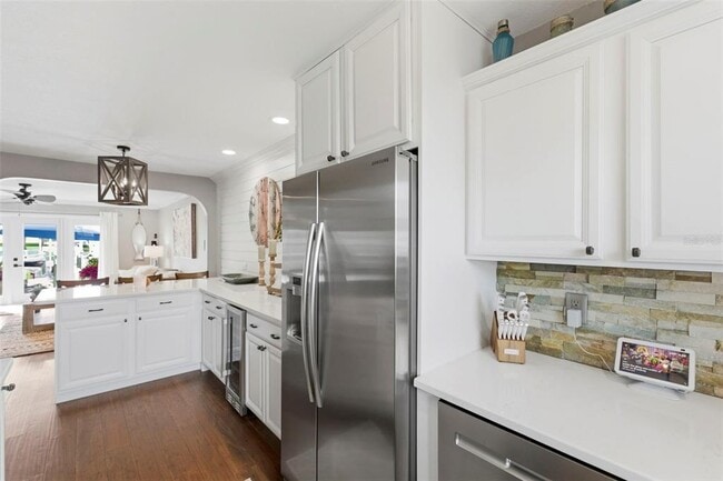 Building Photo - 4751 Coquina Key Dr SE