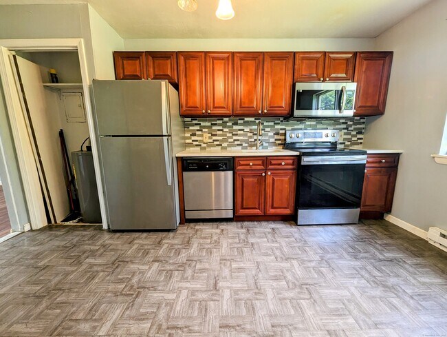 Building Photo - 75 Belair Dr