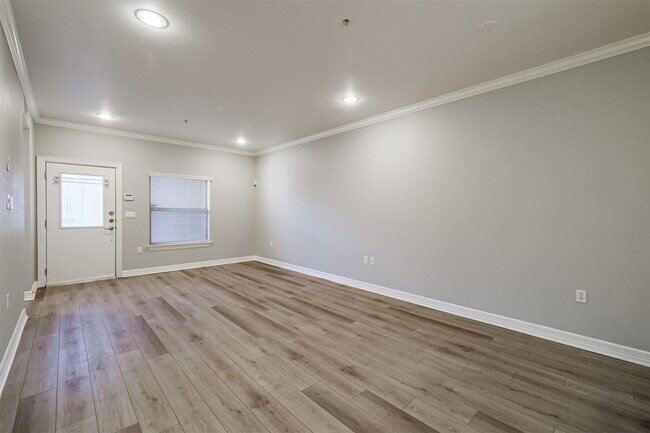 Building Photo - 3501 Chenevert St