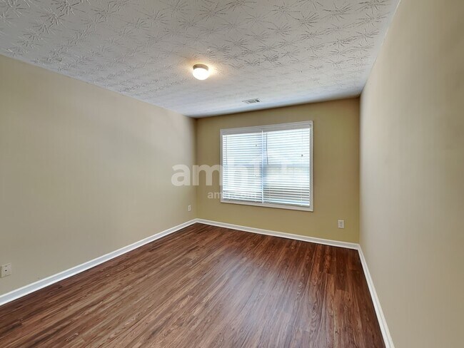 Building Photo - 6165 Ambercrest Ct