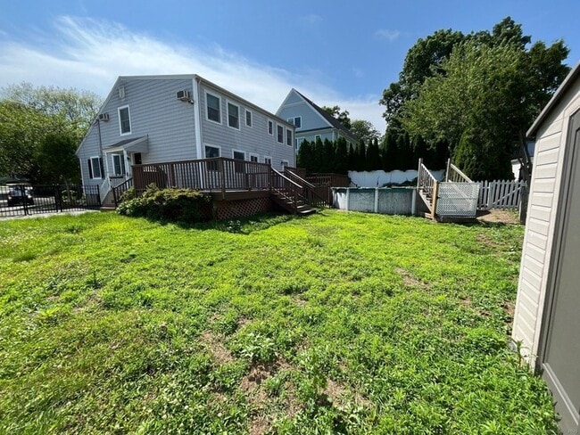 Building Photo - 174 Country Rd