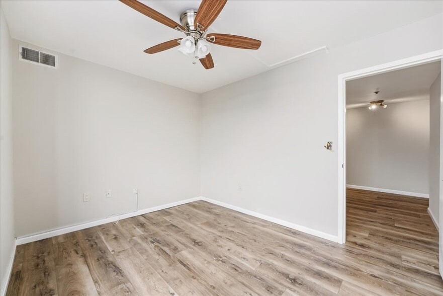 Building Photo - 700 1st St