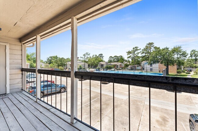 Building Photo - 17331 Red Oak Dr