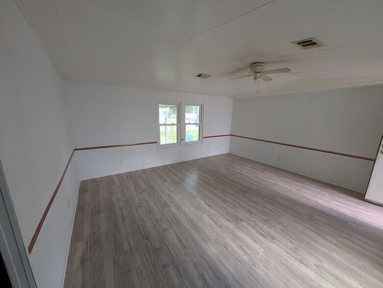 Building Photo - 956 Southern Ave