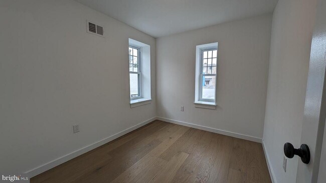 Building Photo - 2232 N Mascher St