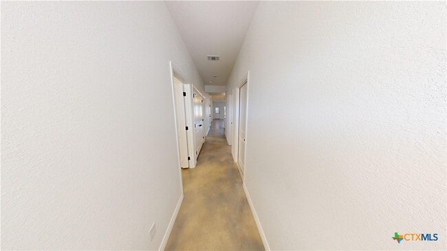 Building Photo - 905 Smoke Tree Ln