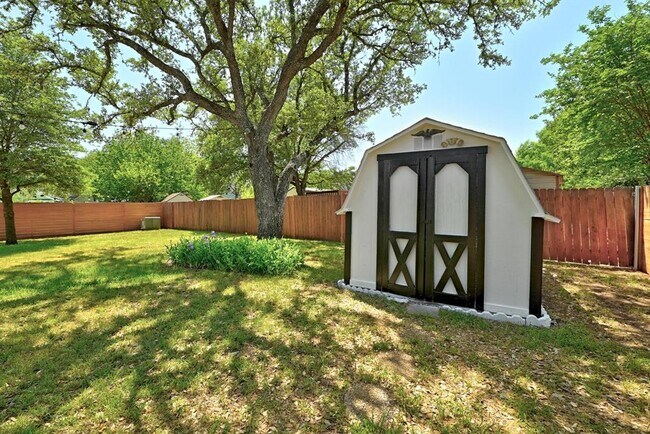 Building Photo - 2307 Whitestone Dr