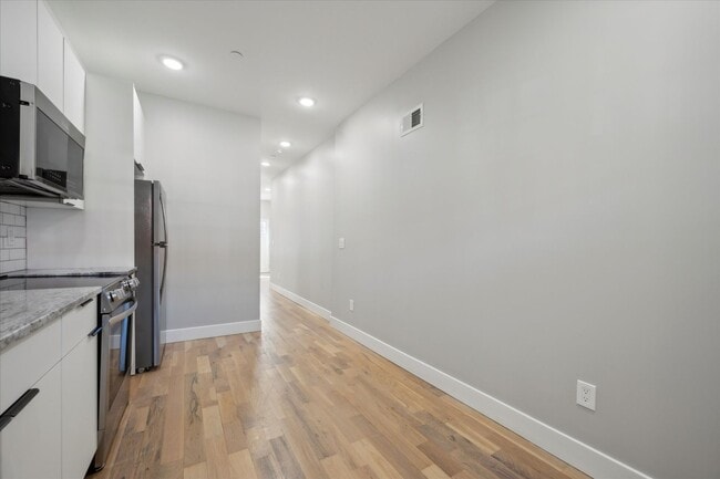 Building Photo - 5412 Delancey St