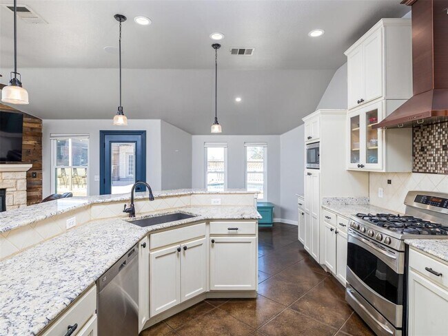 Building Photo - 208 S Buffalo Pass