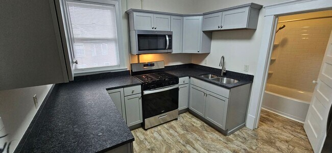 Building Photo - 438 Goethe St