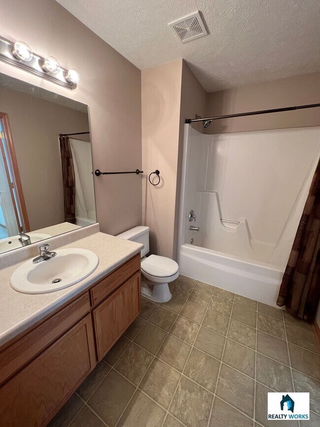 Building Photo - 3 Bedroom townhome available soon!