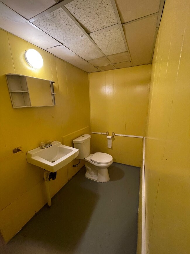 Building Photo - 518 Winston Ave