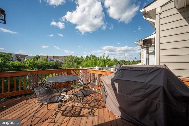 Building Photo - 44094 Saxony Terrace