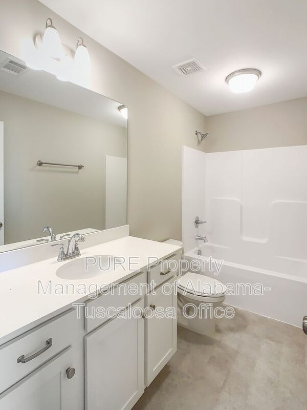 Building Photo - 14421 Chase Dr