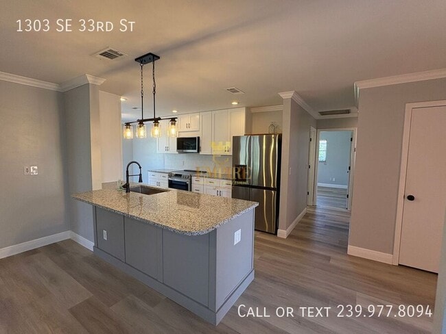 Building Photo - 1303 SE 33rd St