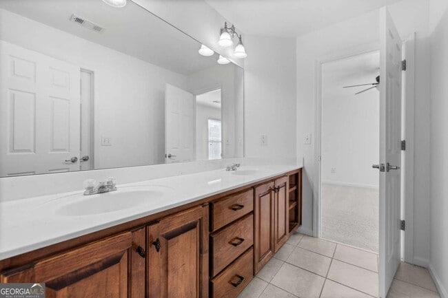 Building Photo - 1475 Boomer Cir