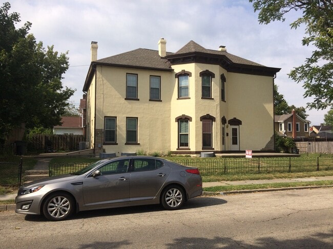 Primary Photo - 228 James St