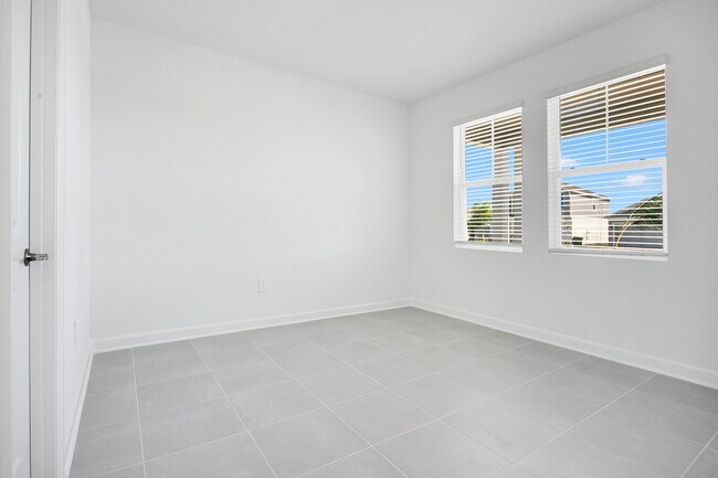 Building Photo - 5640 Vinyasa Rd