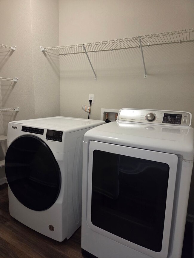 Building Photo - Oakleaf Rental Property