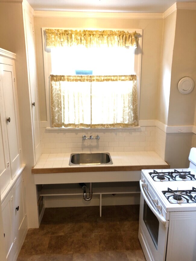 Building Photo - 740 Parnassus Ave