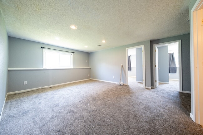 Building Photo - 624 McIntosh Ct