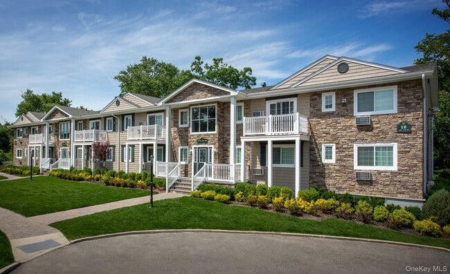 Primary Photo - 250 River Ave