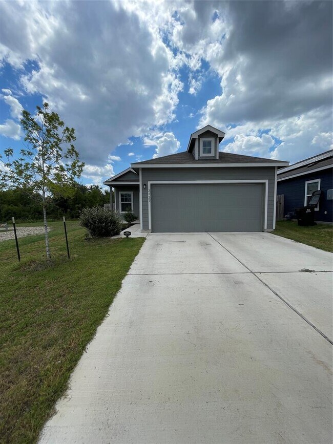Primary Photo - 2821 Dezmond Diamond Ct