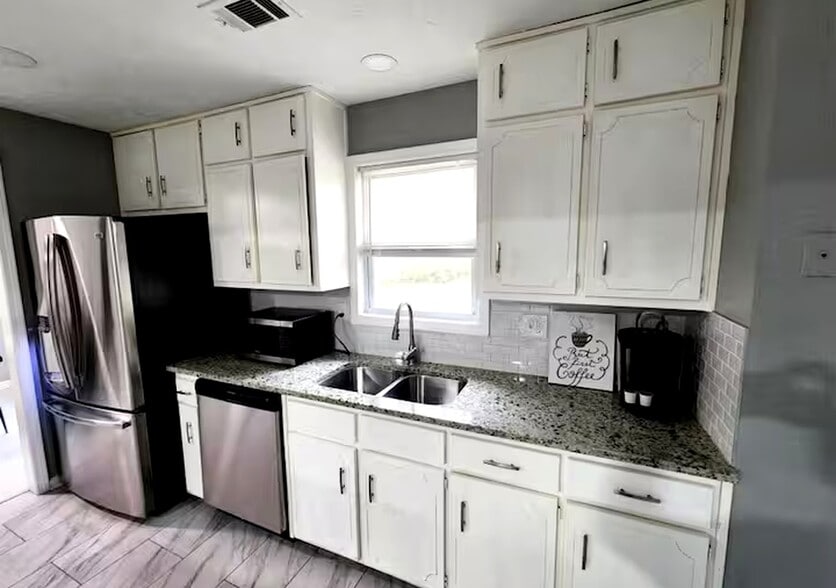 Building Photo - 8672 Prather Dr