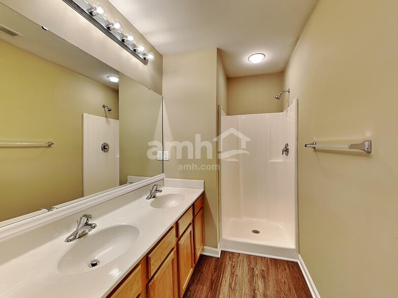 Building Photo - 3741 Horseshoe Farm St