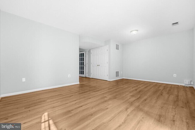 Building Photo - 6687 Roderick Loop