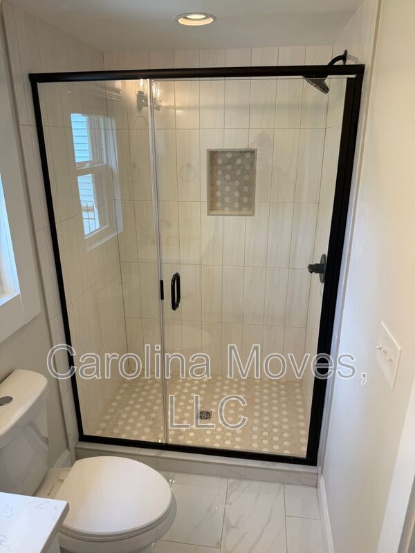 Building Photo - 50 Hutchins St