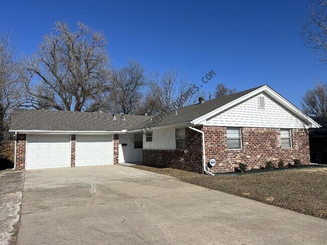 Building Photo - 4413 NW 12th St