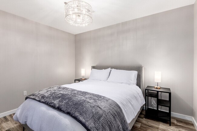 Building Photo - 4471 Dean Martin Dr