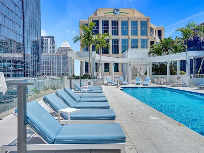 Building Photo - 100 E Las Olas Blvd