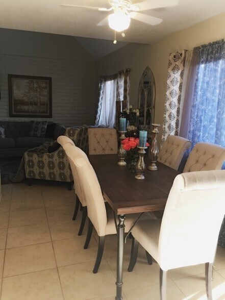 Building Photo - 3407 E Presidio Rd