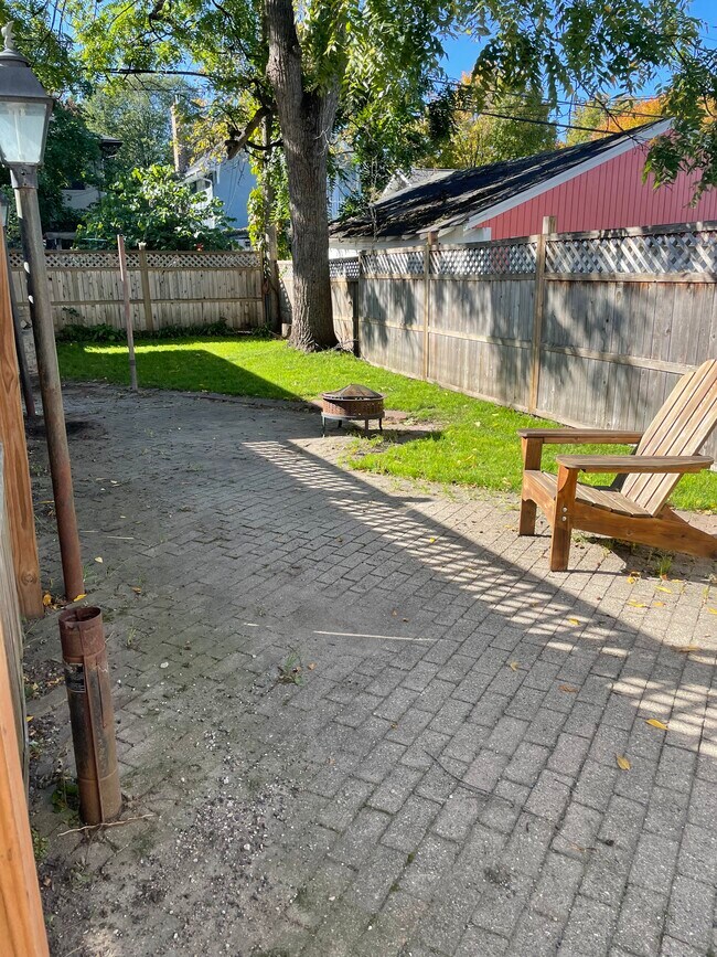 Building Photo - 4724 Lyndale Ave S