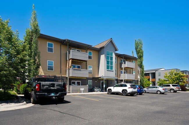 Building Photo - 210 S. Cottonwood, Unit 208