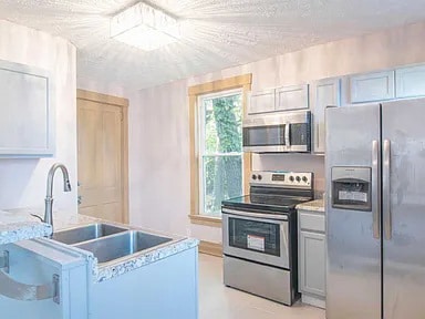 Building Photo - 1232 Carolina Ave