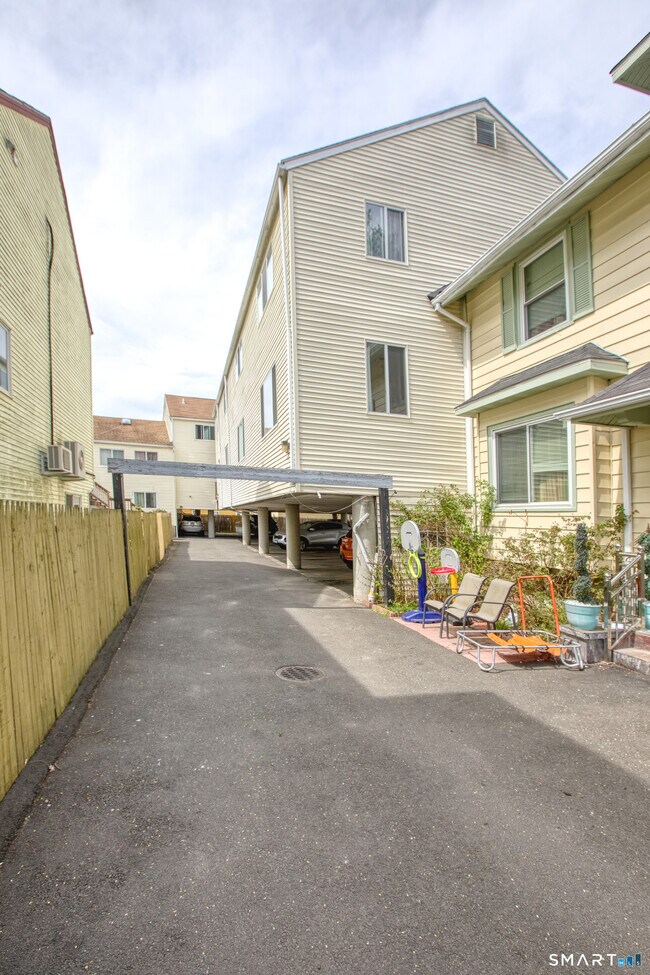 Building Photo - 15 Renwick St