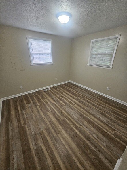 Building Photo - 6731 Forrest Ln