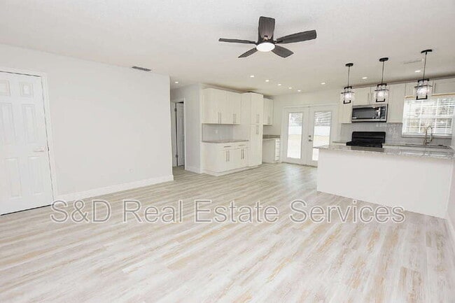 Building Photo - 4208 Ridge Rd