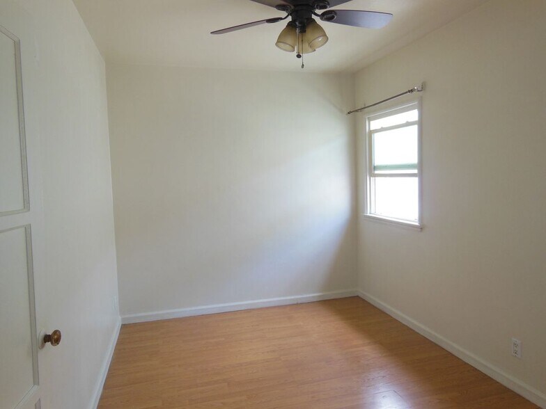 Building Photo - 307 N Howard St